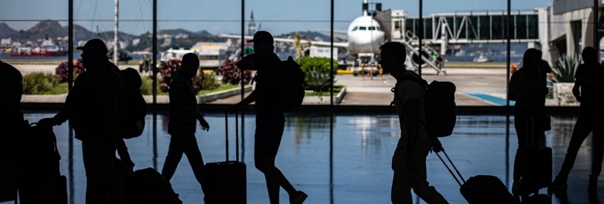 104784767-ri-rio-de-janeiro-rj-23-10-2023-aeroporto-santos-dumont-o-ministro-silvio-costa-fil.jpg