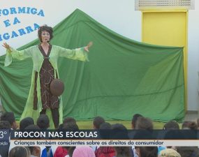 Com teatro, ‘Procon nas Escolas’ ensina Lei do Consumidor para crianças de São Carlos | São Carlos e Araraquara