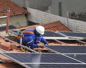 Painéis solares vão ficar mais caros para os consumidores com nova taxação em 2024? Entenda – Negócios