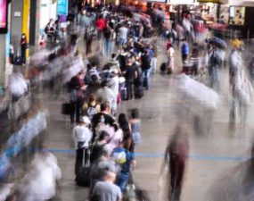 Teve problema com a companhia aérea? Saiba seus direitos e veja como registrar uma reclamação