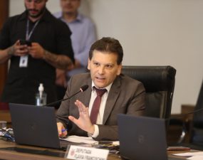 Assembleia Legislativa do Paraná | Notícias > Presidente da Comissão de Defesa do Consumidor dá dicas sobre compras na Black Friday