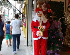 Procon Guarulhos orienta consumidores sobre compras de Natal e troca de produtos