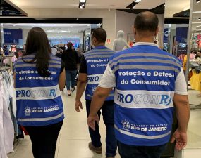 Procon-RJ monitora preços de mais de 700 produtos para ajudar os consumidores a economizarem nas compras de Natal