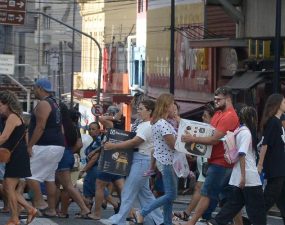 Com o início de janeiro, ‘mega liquidações’ atraem consumidores