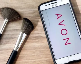 as estratégias da Avon para se conectar com o consumidor