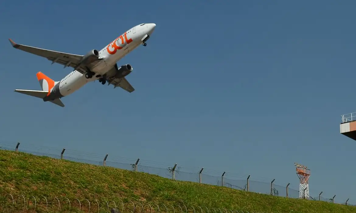 aviao_decola_no_aeroporto_de_congonhas_abr_010819196625330.webp.webp