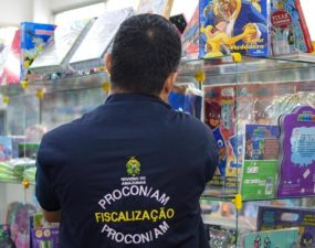 Procon-AM orienta sobre direitos do consumidor na hora de comprar o material escolar