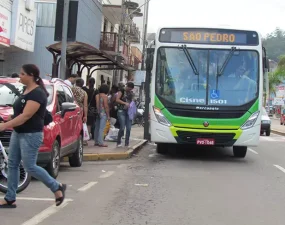 Tarifa de ônibus em Itabira está entre as mais caras do país, mas subsídio reduz valor ao consumidor