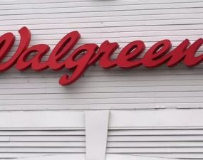 Walgreens Boots Alliance reduz pagamento de dividendos em 48% devido a desafios de gastos do consumidor e concorrência intensa